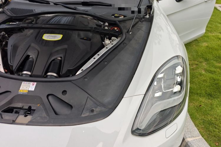Used Porsche Panamera 2018 Panamera 4 E-Hybrid 2.9T Engine Bay Left