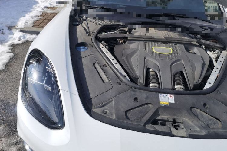 Used Porsche Panamera 2018 Panamera 4 E-Hybrid 2.9T Engine Bay Right