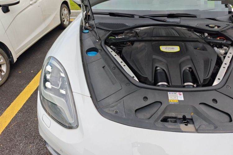 Used Porsche Panamera 2018 Panamera 4 E-Hybrid 2.9T Engine Bay Right