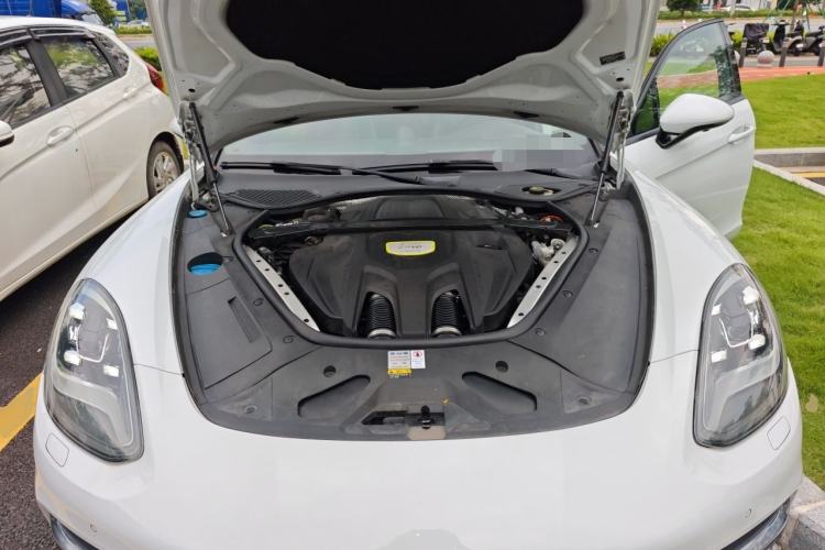 Used Porsche Panamera 2018 Panamera 4 E-Hybrid 2.9T Engine Bay