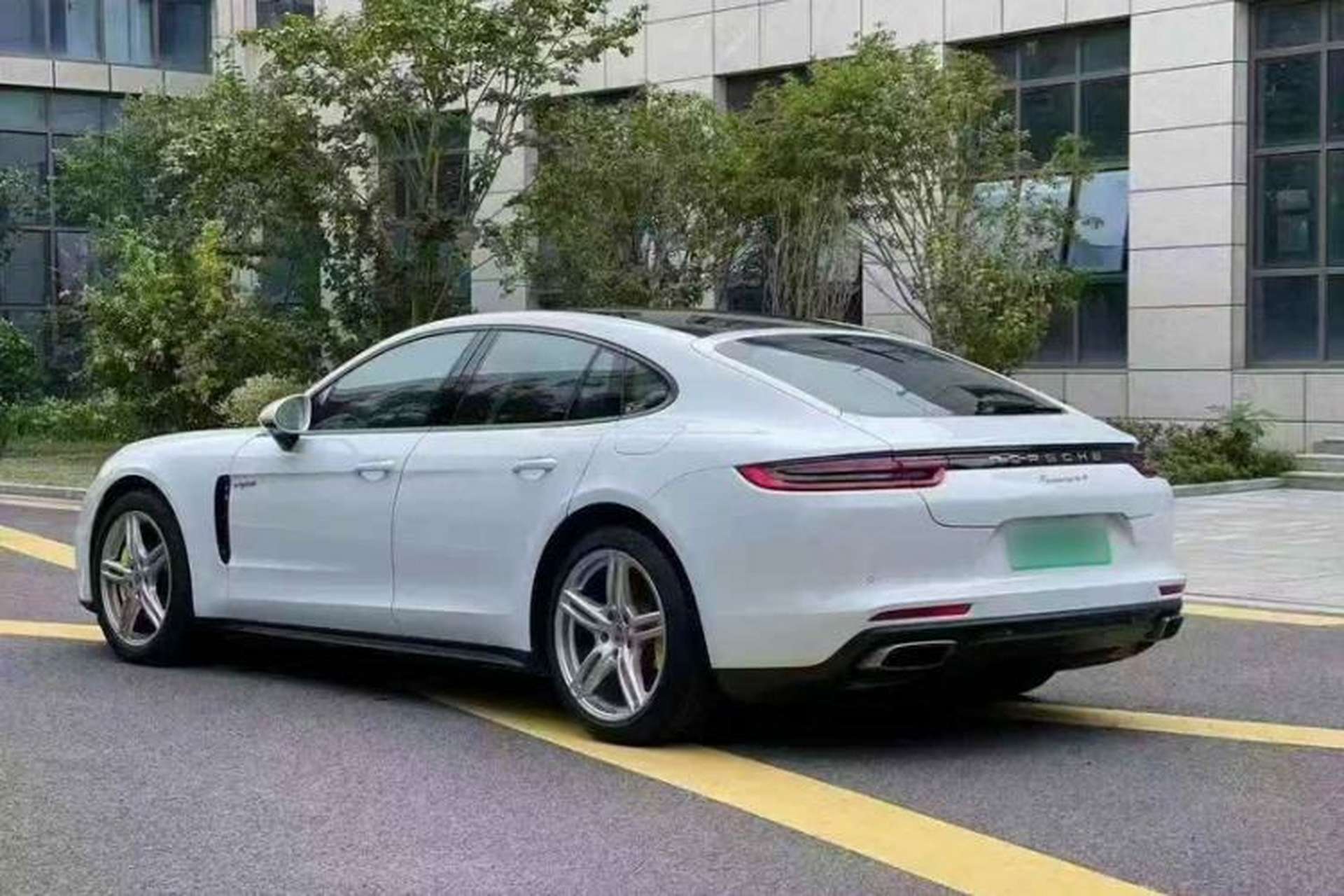 Used Porsche Panamera 2018 Panamera 4 E-Hybrid 2.9T Exterior 2