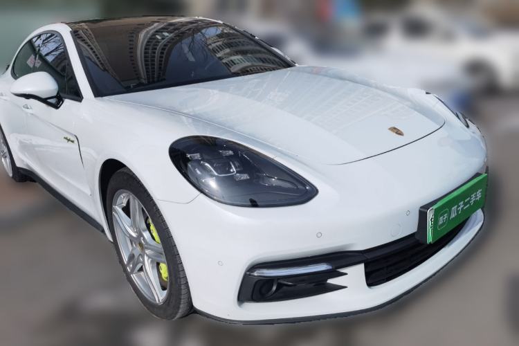 Used Porsche Panamera 2018 Panamera 4 E-Hybrid 2.9T Front Right 45 Deg