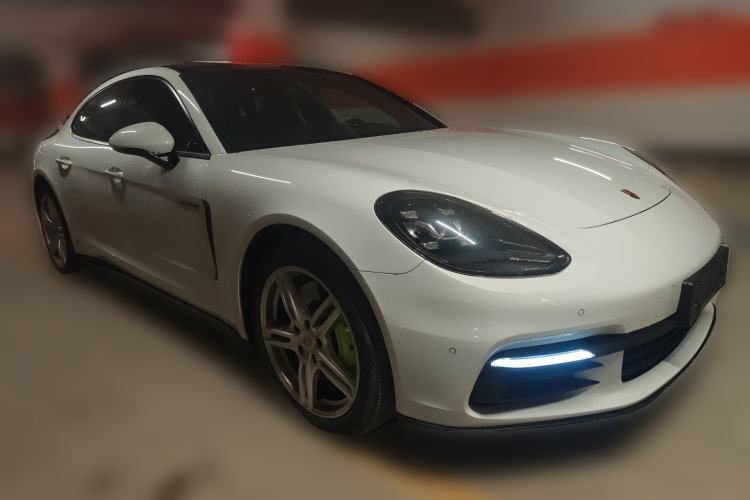 Used Porsche Panamera 2018 Panamera 4 E-Hybrid 2.9T Front Right 45 Deg
