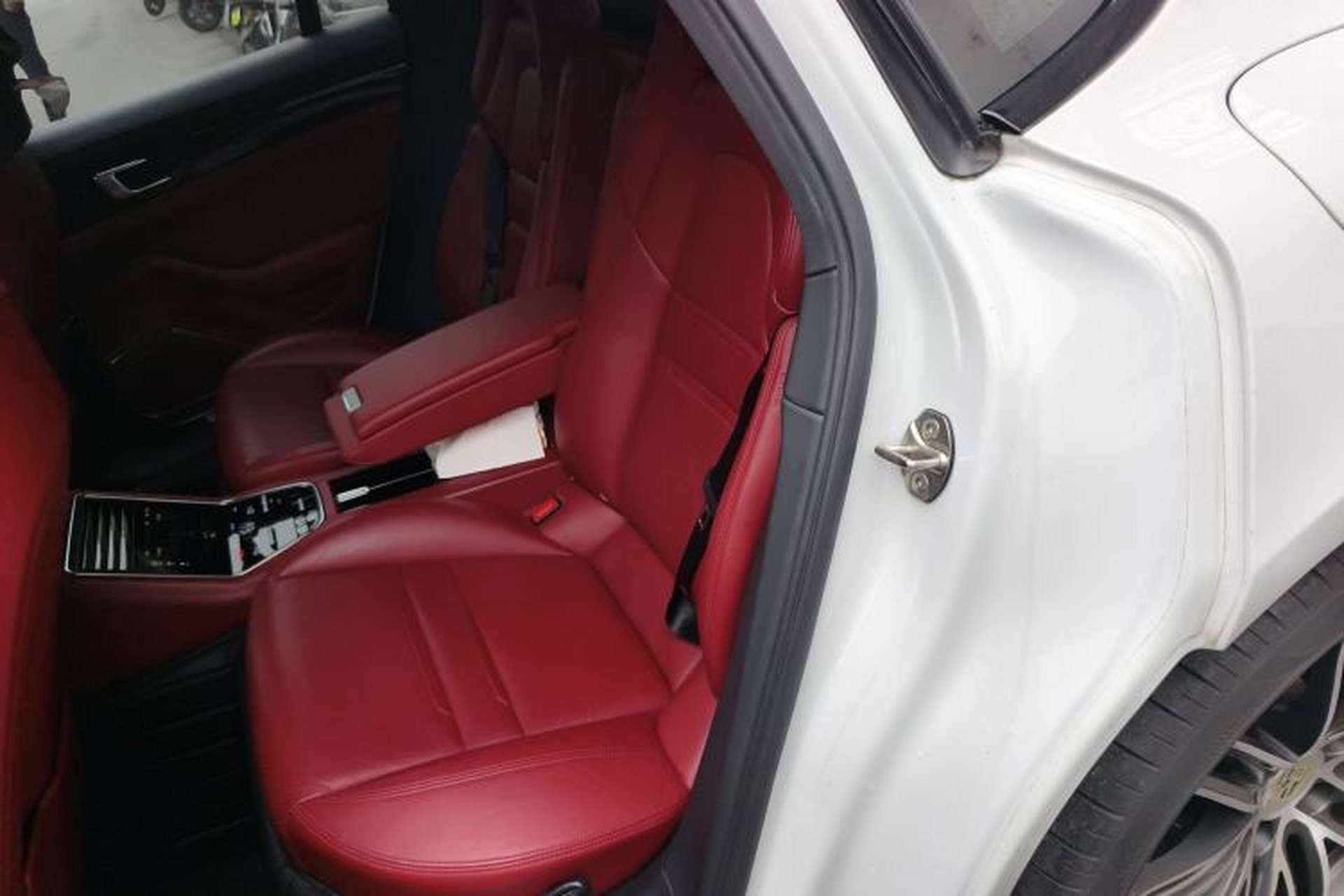 Used Porsche Panamera 2018 Panamera 4 E-Hybrid 2.9T Left Rear Seat