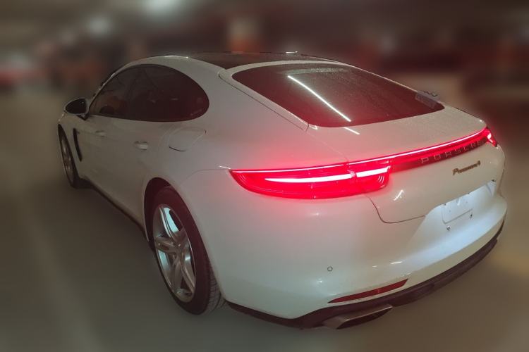 Used Porsche Panamera 2018 Panamera 4 E-Hybrid 2.9T Rear Left 45 Deg