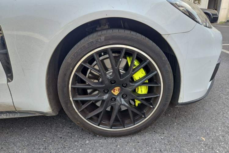 Used Porsche Panamera 2018 Panamera 4 E-Hybrid 2.9T Right Front Wheel Hub