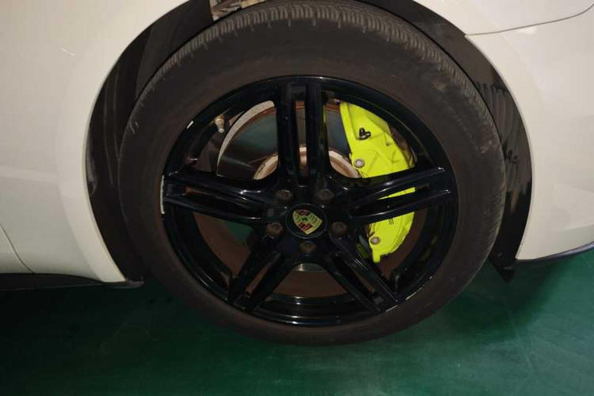 Used Porsche Panamera 2018 Panamera 4 E-Hybrid 2.9T Right Front Wheel Hub