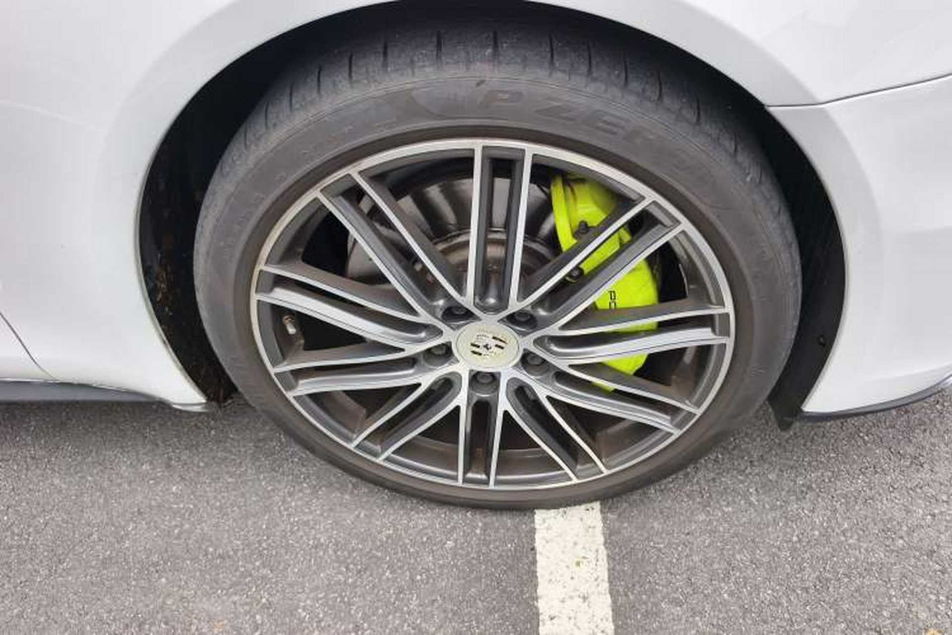 Used Porsche Panamera 2018 Panamera 4 E-Hybrid 2.9T Right Front Wheel Hub