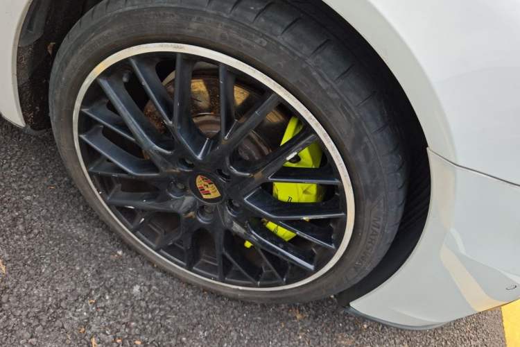 Used Porsche Panamera 2018 Panamera 4 E-Hybrid 2.9T Right Front Wheel Hub