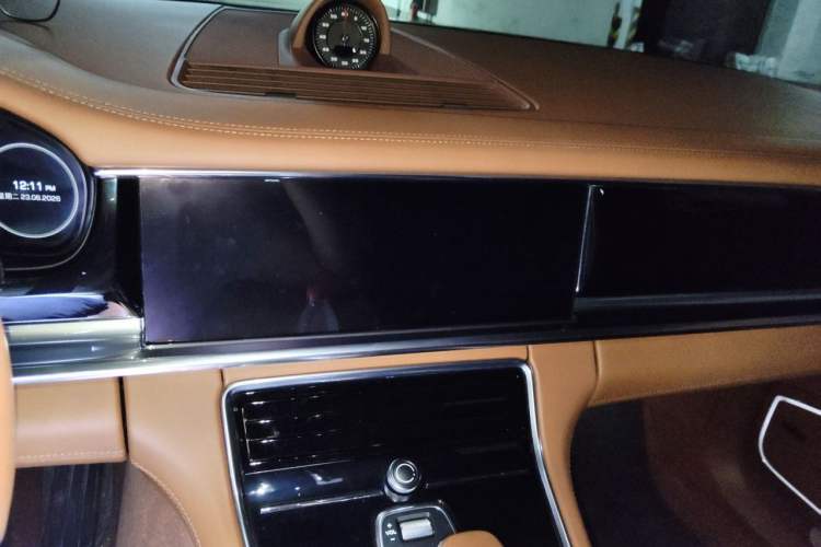 Used Porsche Panamera 2019 Panamera 4 Executive Long Wheelbase 2.9T Audio And AC Panel