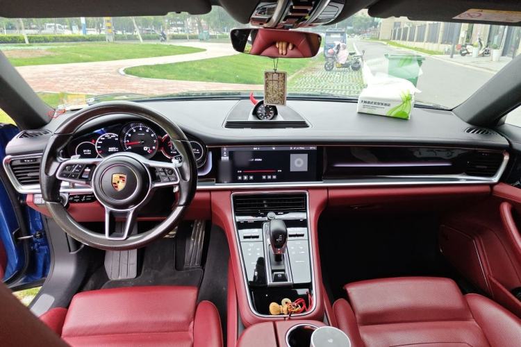 Used Porsche Panamera 2019 Panamera 2.9T Center Console