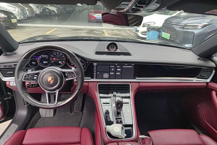 Used Porsche Panamera 2019 Panamera Executive Long Wheelbase 2.9T Center Console
