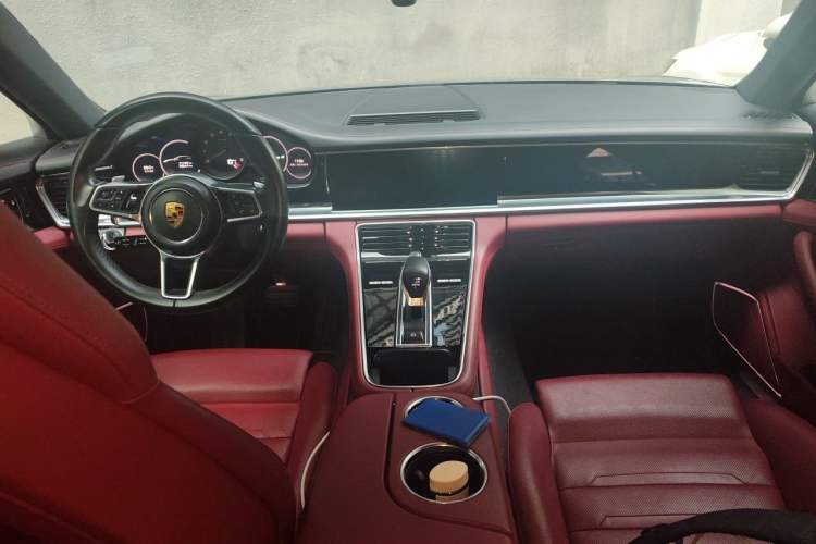 Used Porsche Panamera 2019 Panamera 4 Executive Long Wheelbase 2.9T Center Console
