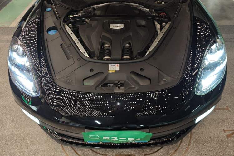 Used Porsche Panamera 2019 Panamera 2.9T Engine Bay