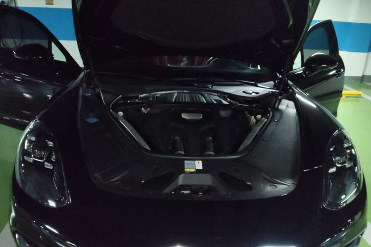 Used Porsche Panamera 2019 Panamera 2.9T Engine Bay