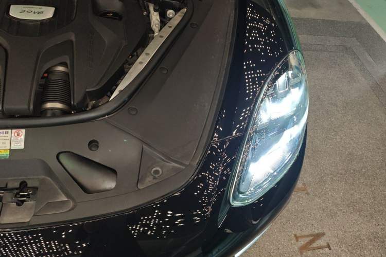 Used Porsche Panamera 2019 Panamera 2.9T Engine Bay Left