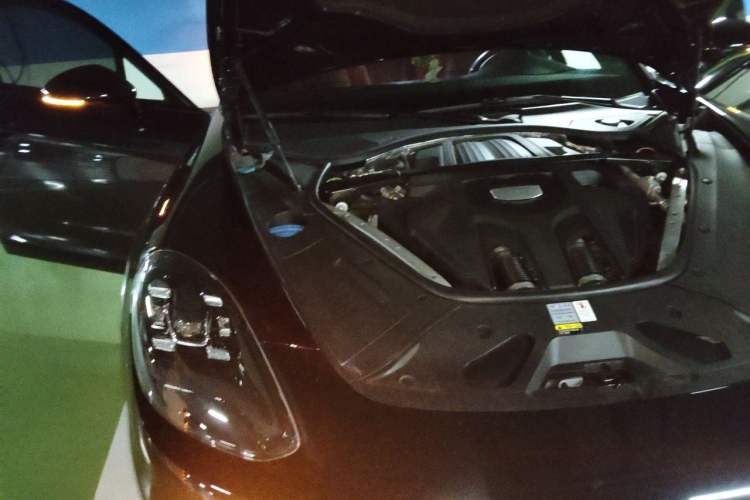 Used Porsche Panamera 2019 Panamera 2.9T Engine Bay Right