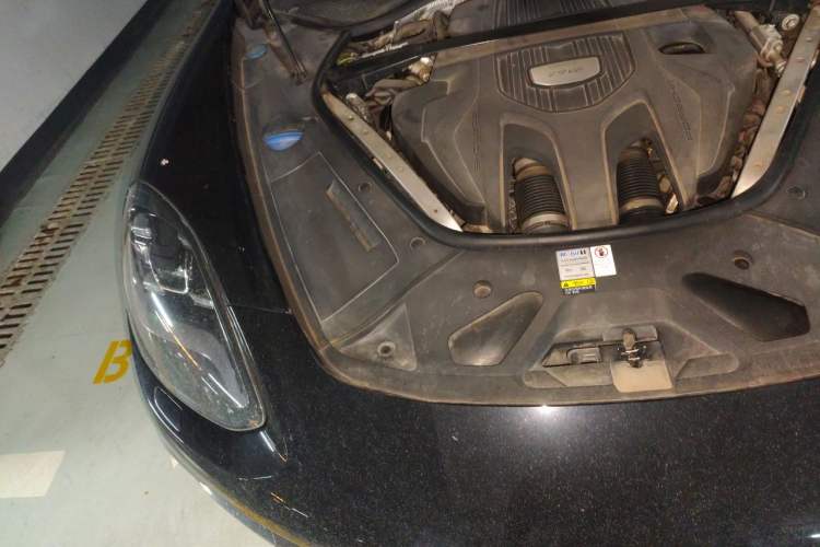 Used Porsche Panamera 2019 Panamera 4 Executive Long Wheelbase 2.9T Engine Bay Right