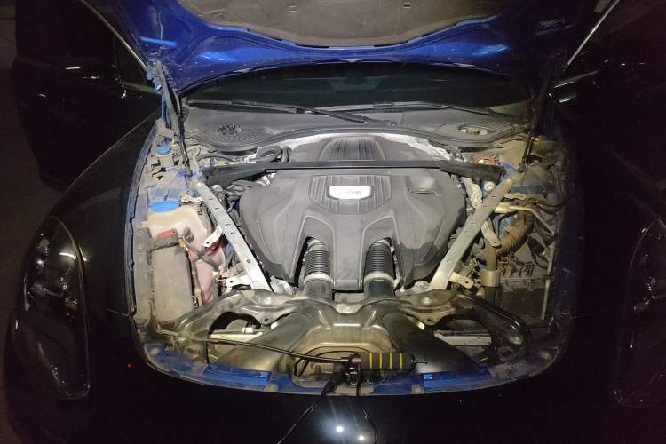 Used Porsche Panamera 2019 Panamera 2.9T Engine Bay
