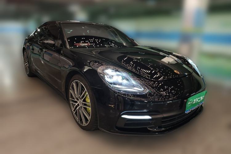 Used Porsche Panamera 2019 Panamera 2.9T Front Right 45 Deg