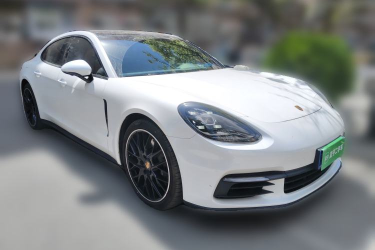 Used Porsche Panamera 2019 Panamera 2.9T Front Right 45 Deg