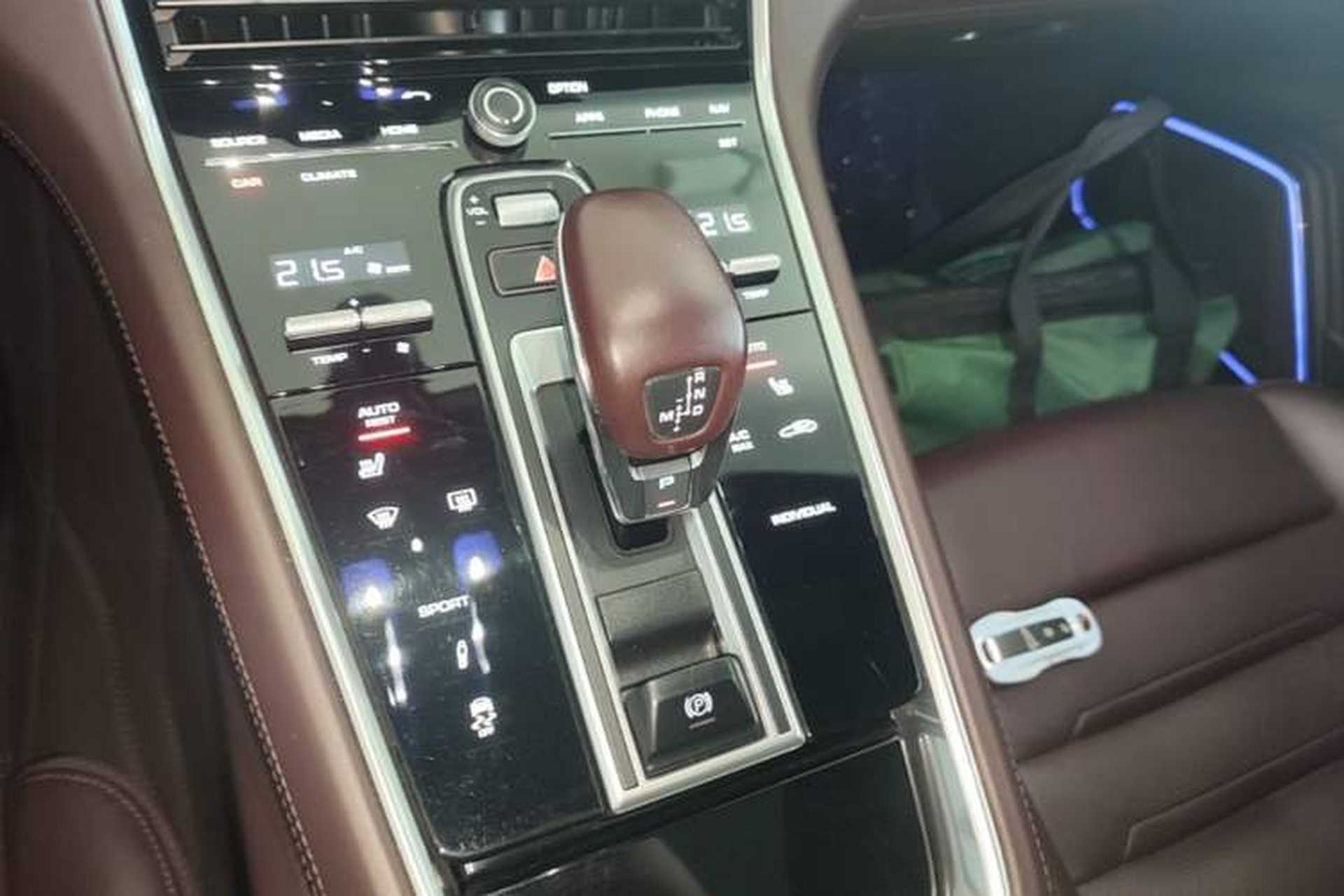 Used Porsche Panamera 2019 Panamera Executive Long Wheelbase 2.9T Gear Lever