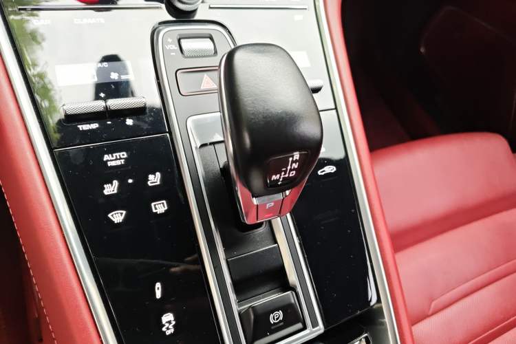 Used Porsche Panamera 2019 Panamera Executive Long Wheelbase 2.9T Gear Lever