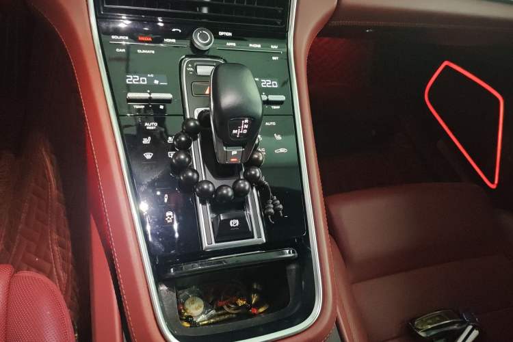 Used Porsche Panamera 2019 Panamera Executive Long Wheelbase 2.9T Gear Lever