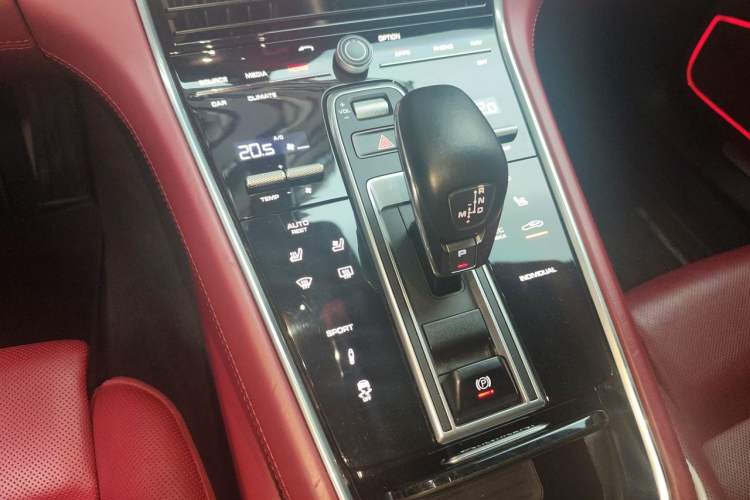 Used Porsche Panamera 2019 Panamera 4 Executive Long Wheelbase 2.9T Gear Lever