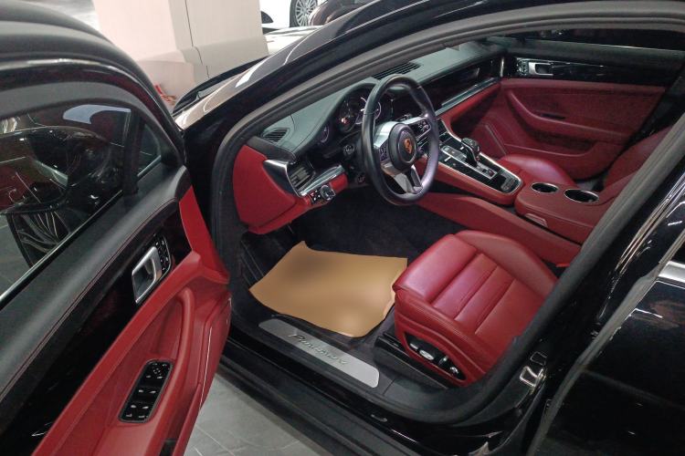 Used Porsche Panamera 2019 Panamera 2.9T Interior 3