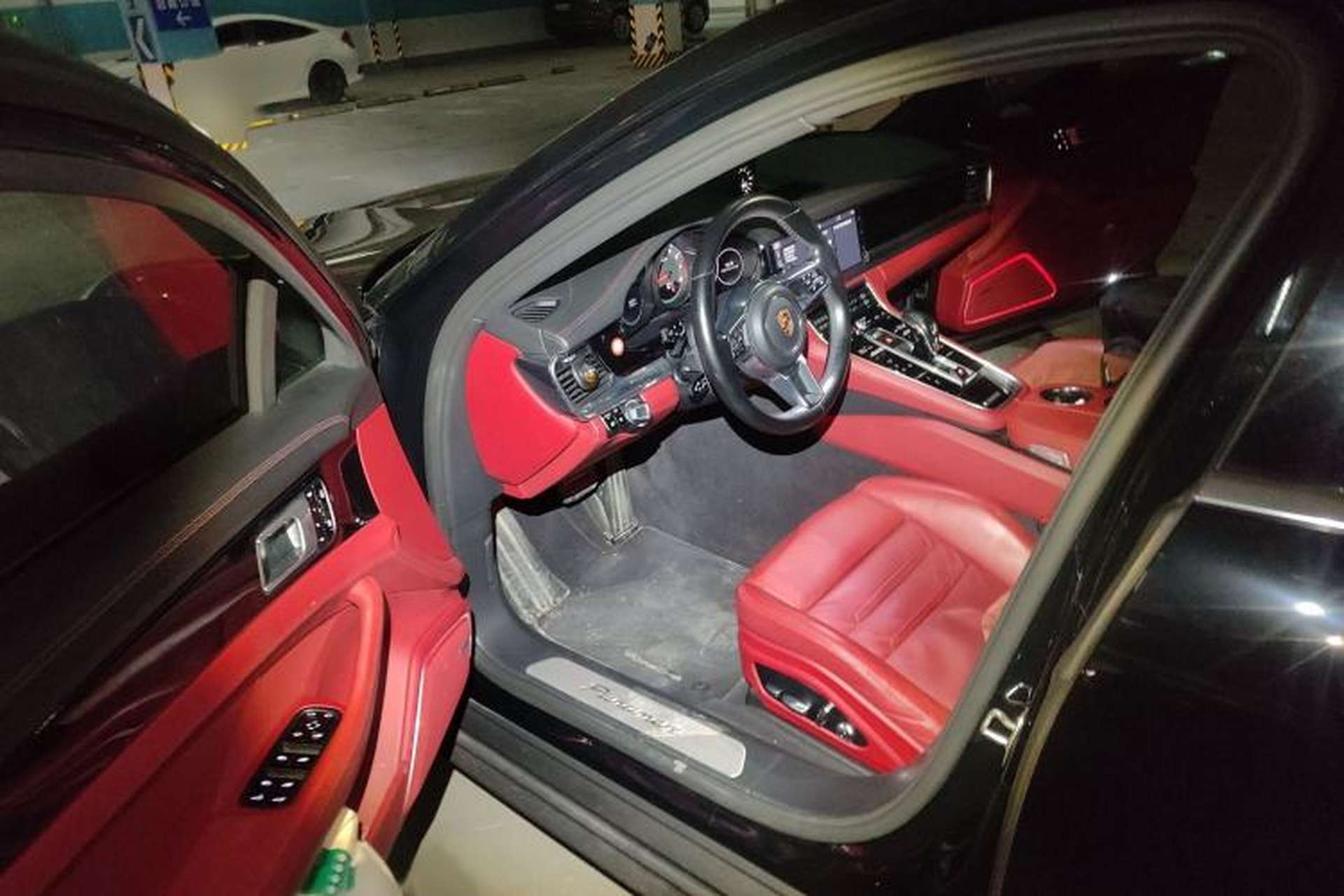 Used Porsche Panamera 2019 Panamera 2.9T Interior 3