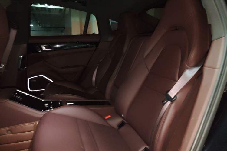 Used Porsche Panamera 2019 Panamera 2.9T Left Rear Seat