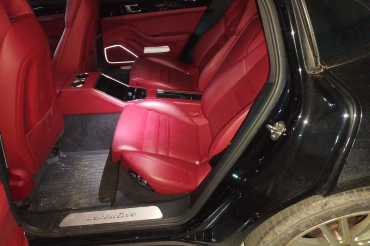 Used Porsche Panamera 2019 Panamera 4 Executive Long Wheelbase 2.9T Left Rear Seat