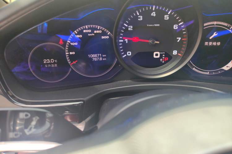 Used Porsche Panamera 2019 Panamera Executive Long Wheelbase 2.9T Odometer Close Up