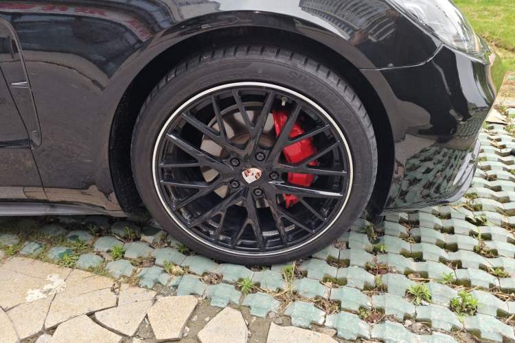 Used Porsche Panamera 2019 Panamera 2.9T Right Front Wheel Hub