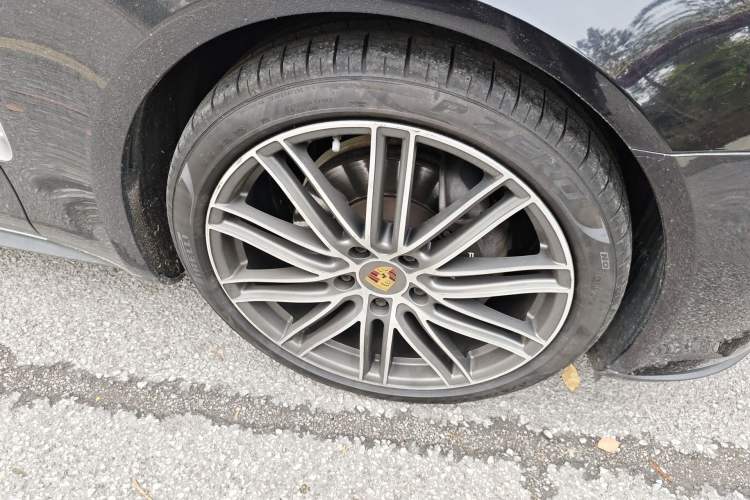 Used Porsche Panamera 2019 Panamera Executive Long Wheelbase 2.9T Right Front Wheel Hub