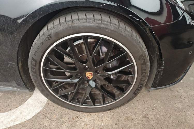 Used Porsche Panamera 2019 Panamera Executive Long Wheelbase 2.9T Right Front Wheel Hub