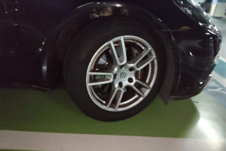 Used Porsche Panamera 2019 Panamera 2.9T Right Front Wheel Hub