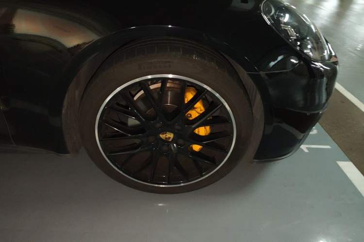 Used Porsche Panamera 2019 Panamera 2.9T Right Front Wheel Hub