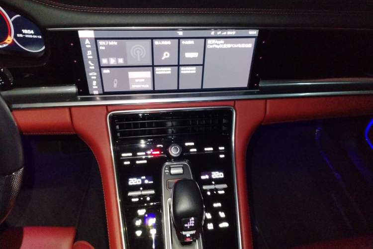 Used Porsche Panamera 2019 Panamera 4 Executive Long Wheelbase 2.9T Audio And AC Panel