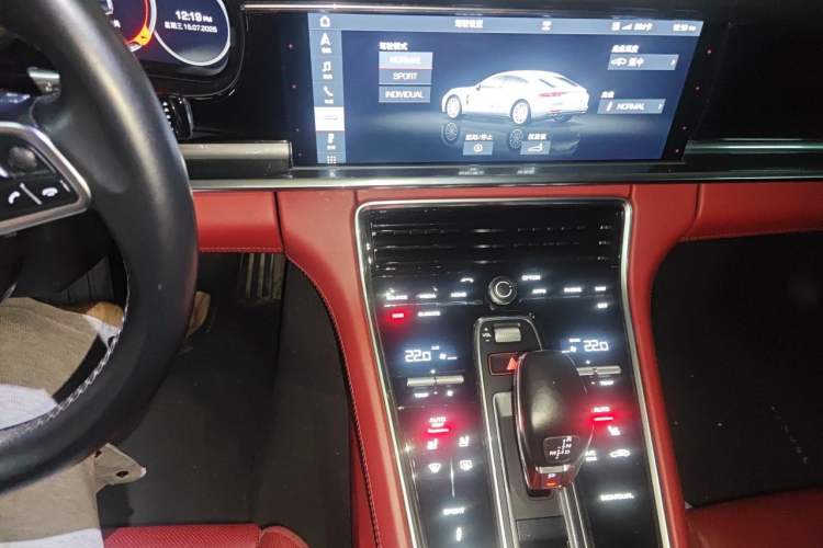 Used Porsche Panamera 2019 Panamera 4 Executive Long Wheelbase 2.9T Audio And AC Panel