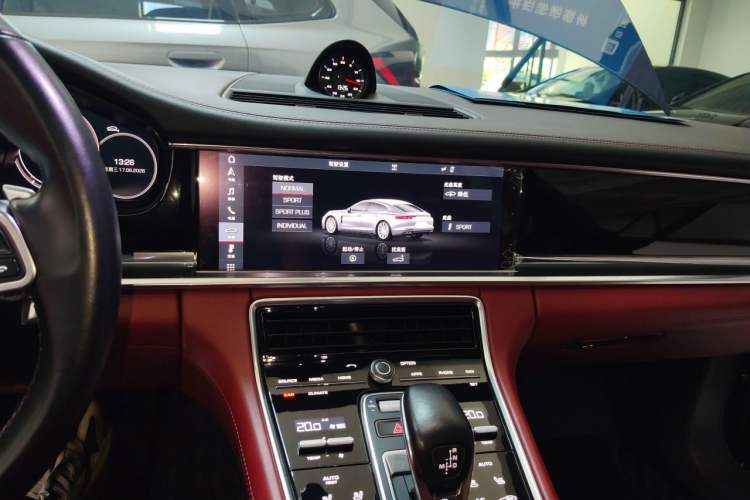 Used Porsche Panamera 2019 Panamera 4 Executive Long Wheelbase 2.9T Audio And AC Panel