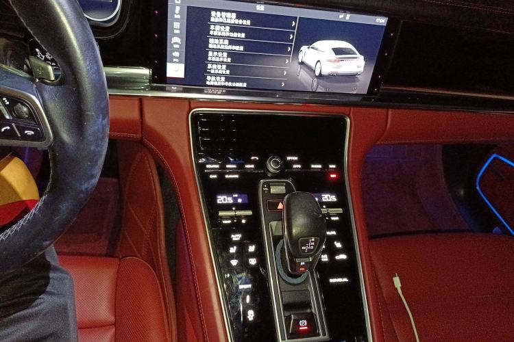 Used Porsche Panamera 2019 Panamera 4 Executive Long Wheelbase 2.9T Audio And AC Panel