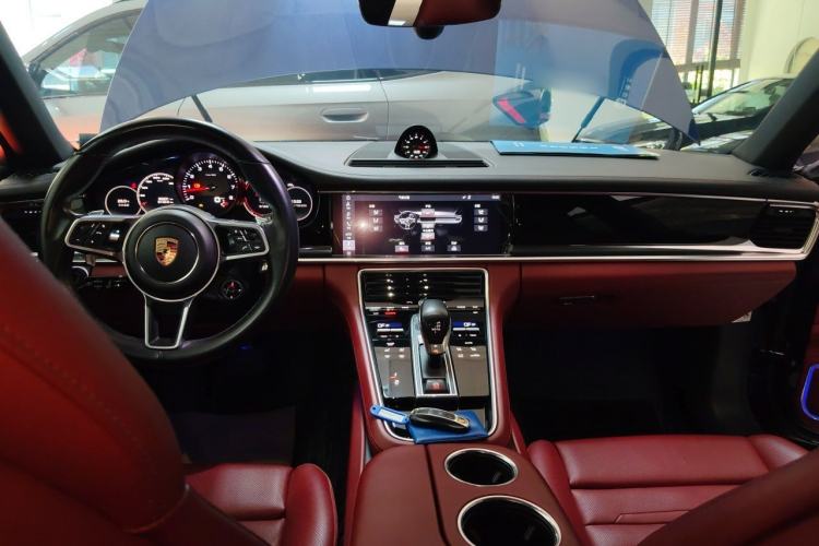 Used Porsche Panamera 2019 Panamera 4 Executive Long Wheelbase 2.9T Center Console