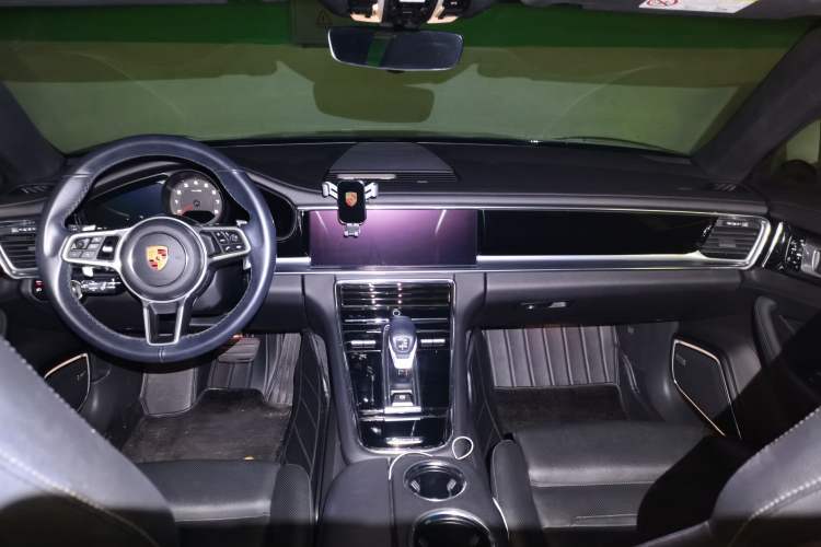 Used Porsche Panamera 2019 Panamera Executive Long Wheelbase 2.9T Center Console