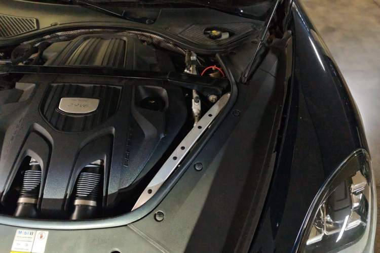 Used Porsche Panamera 2019 Panamera 4 Sport Turismo 2.9T Engine Bay Left