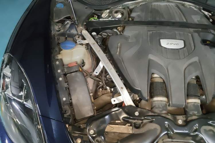 Used Porsche Panamera 2019 Panamera 2.9T Engine Bay Right