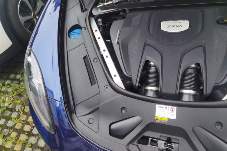 Used Porsche Panamera 2019 Panamera 2.9T Engine Bay Right
