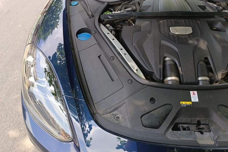 Used Porsche Panamera 2019 Panamera 2.9T Engine Bay Right