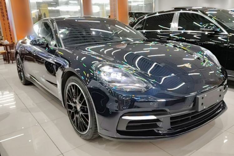 Used Porsche Panamera 2019 Panamera 2.9T Front Right 45 Deg